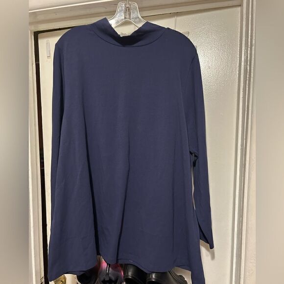 NWT Avenue Mock Neck Top - Picture 6 of 6